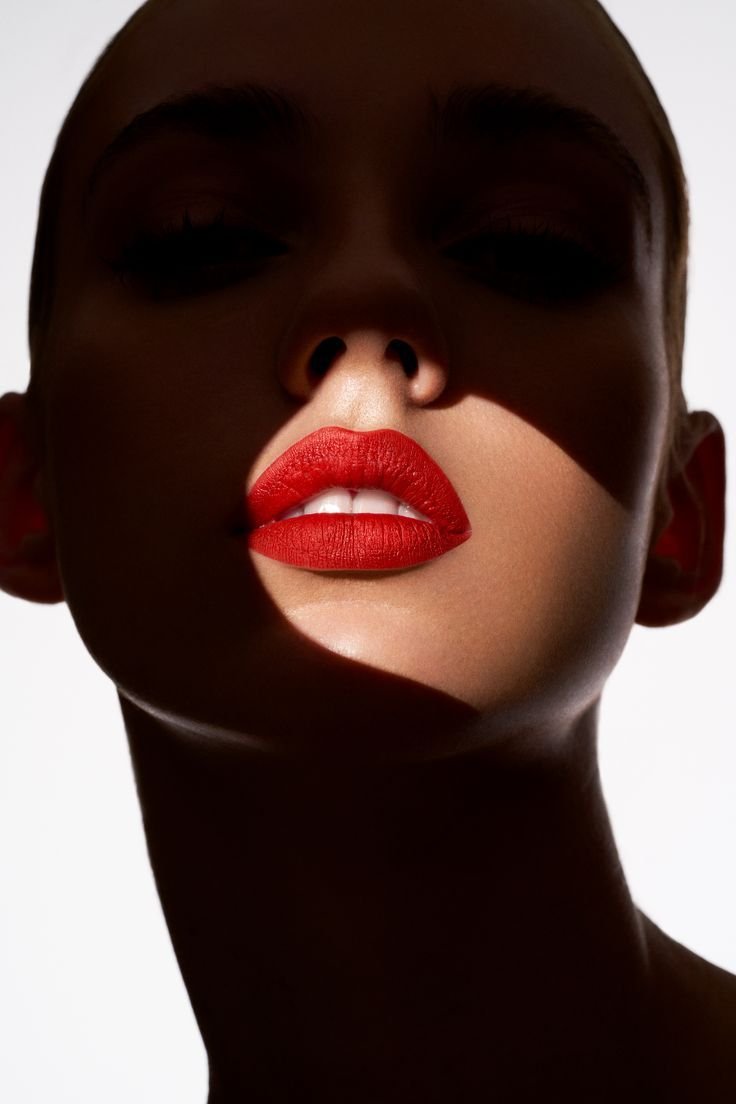 Online self-makeup course