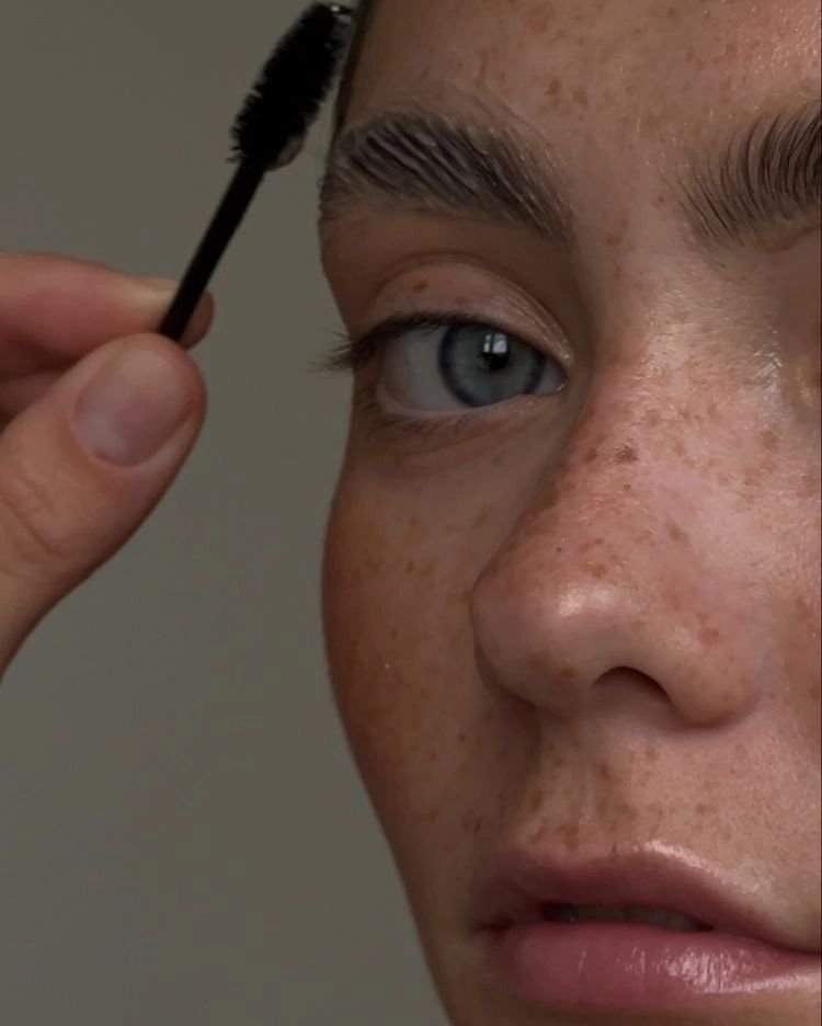 Eyebrow microblading